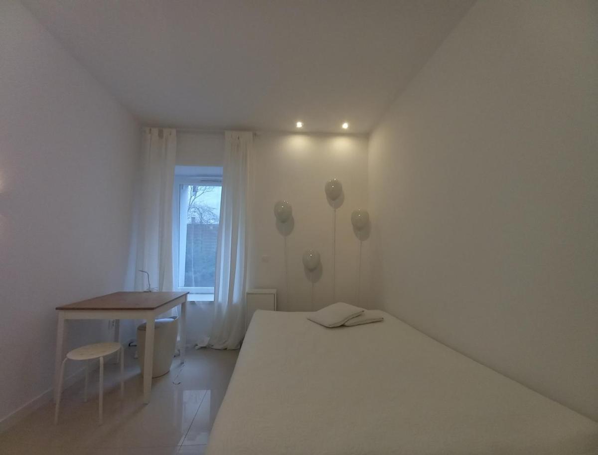 Centrum Krakowa, Z Ogrodem I Parkingiem Apartament